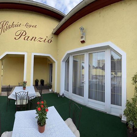 Kiskut Liget Pension Дьёр Экстерьер фото