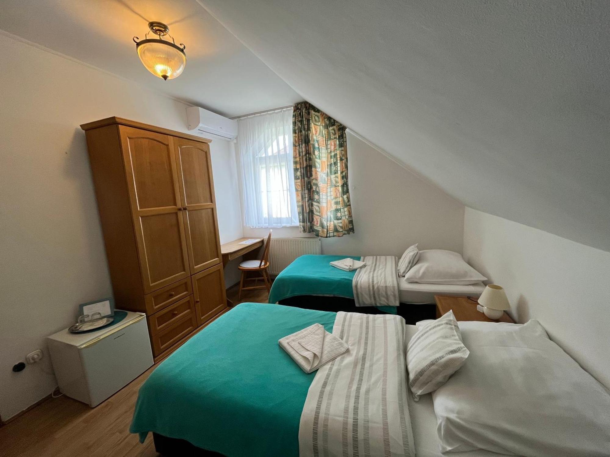 Kiskut Liget Pension Дьёр Экстерьер фото